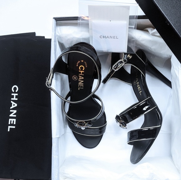 Reserved❤️NIB!🎁🌺CHANEL CC Camellia Pearl Sandals - Picture 2 of 8